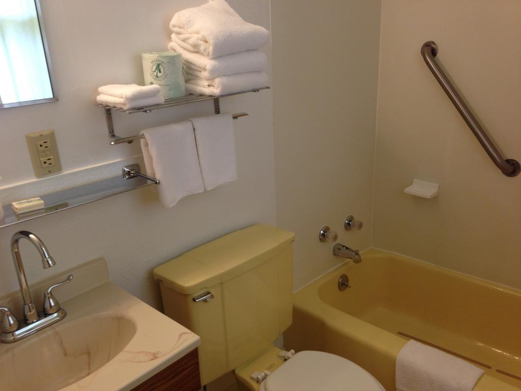 Indianhead Motel Ironwood Kamer foto